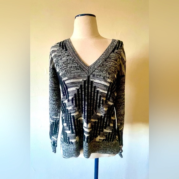 Anthro‎pologie Silence + Noise Deep V sweater XS Cozy top Cotton blend Excellent - Picture 1 of 5